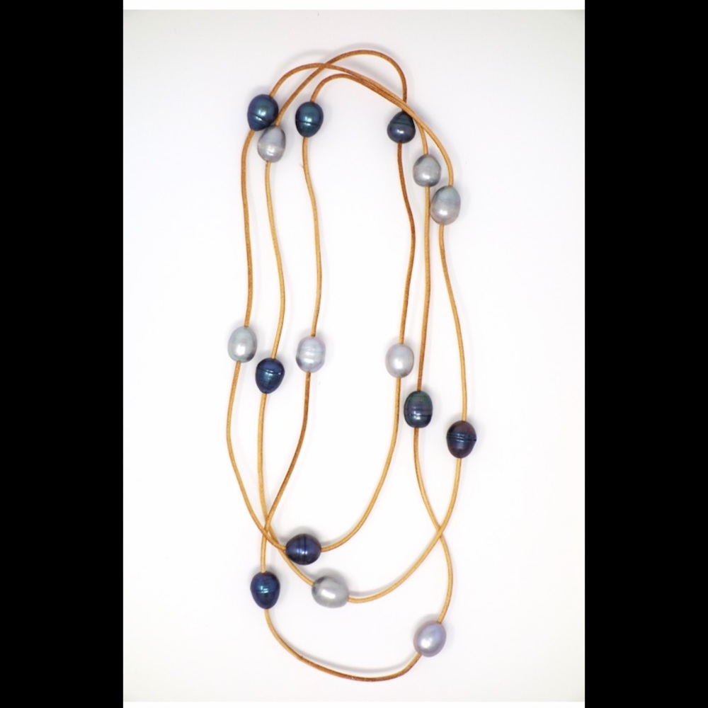 Leather and Pearl Necklace - Picture 2 of 4